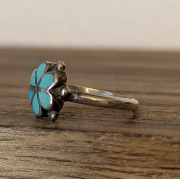 Turquoise Flower Ring - Picture 3 of 4